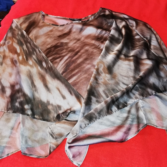 Beautiful blouse - Picture 3 of 4